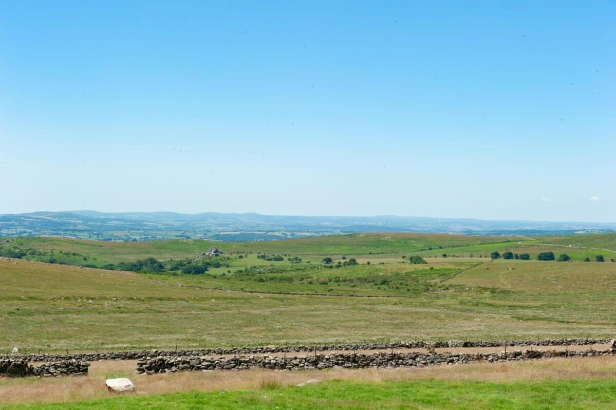 Dartmoor Barn On North Hessary Tor Villa Yelverton Bagian luar foto