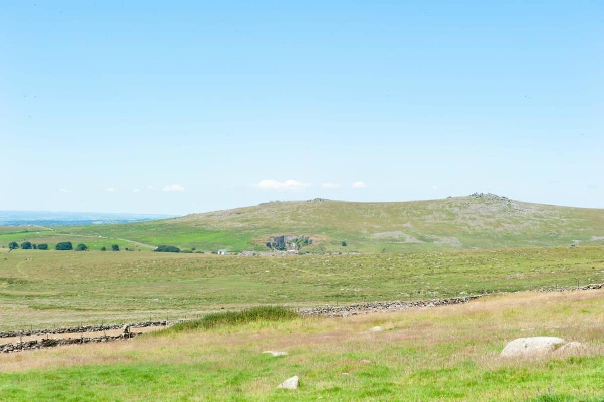 Dartmoor Barn On North Hessary Tor Villa Yelverton Bagian luar foto